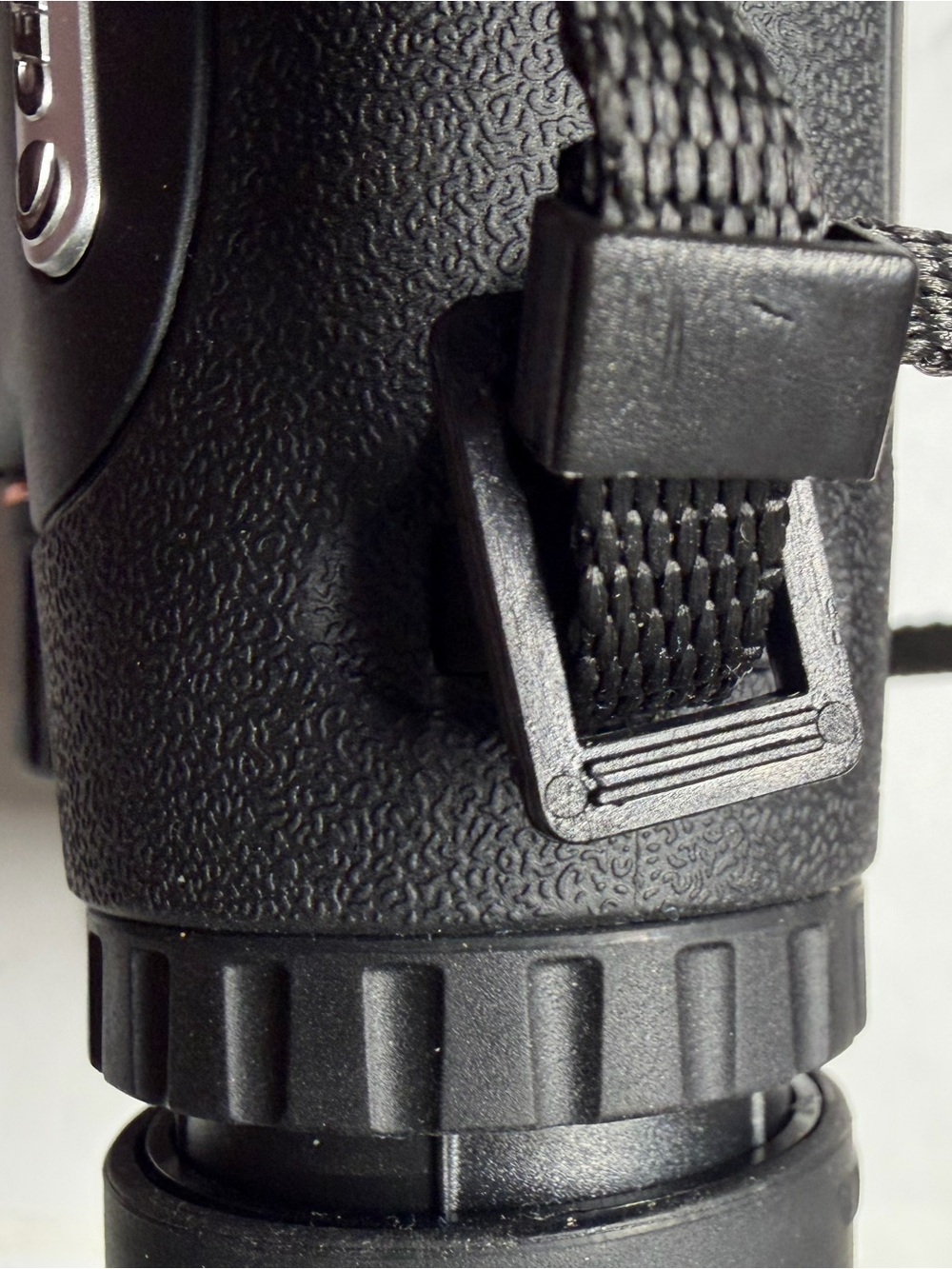 Binoculars - - Picture 6 of 7